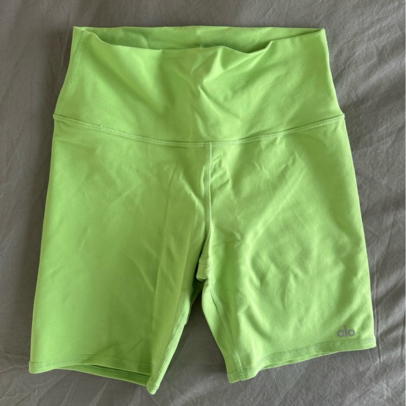 ALO Yoga Pants - Alo Airbrush Biker Shorts